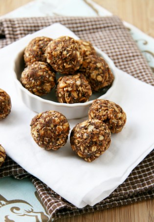 cocoa kissed chia energy bombs