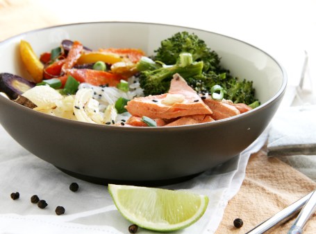 asian noodle bowls tea poached salmon 2