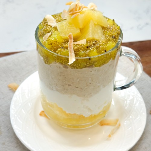 sunny overnight oats with kiwi chia jam