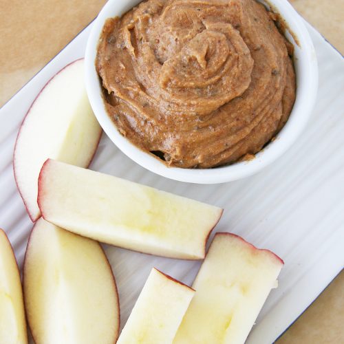 Caramel-like Dip with Chia, Flax, Cinnamon, Vanilla and Almond Milk